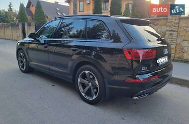 Внедорожник / Кроссовер Audi Q7 2016 в 