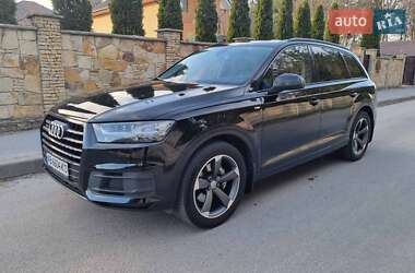 Внедорожник / Кроссовер Audi Q7 2016 в 