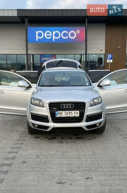 Позашляховик / Кросовер Audi Q7 2007 в 