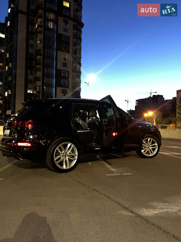 Внедорожник / Кроссовер Audi Q7 2016 в Киеве