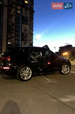 Внедорожник / Кроссовер Audi Q7 2016 в 