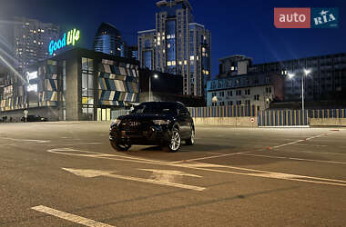 Внедорожник / Кроссовер Audi Q7 2016 в 
