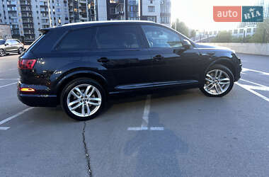 Внедорожник / Кроссовер Audi Q7 2016 в 