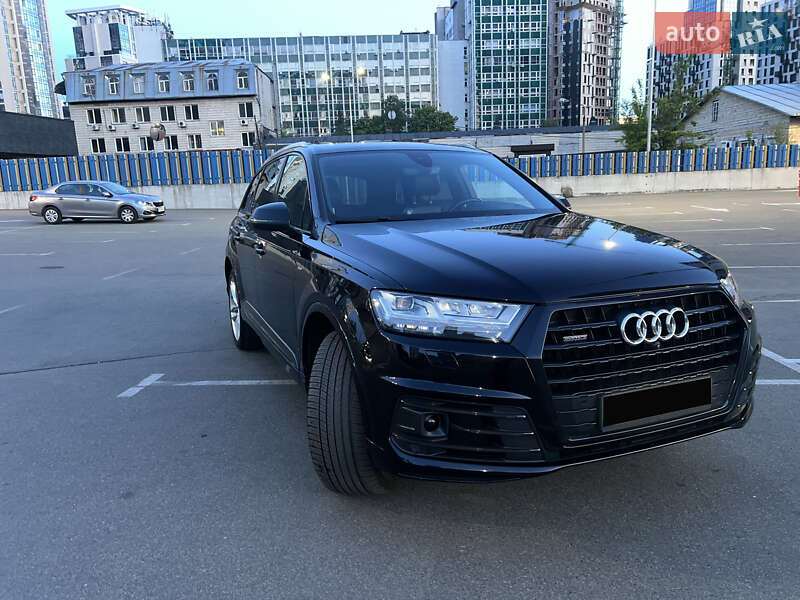 Внедорожник / Кроссовер Audi Q7 2016 в Киеве