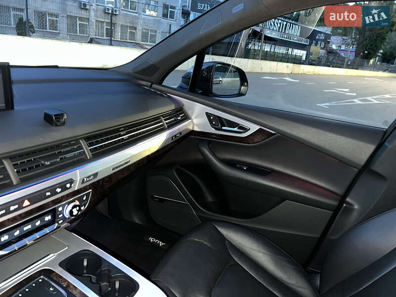 Внедорожник / Кроссовер Audi Q7 2016 в Киеве