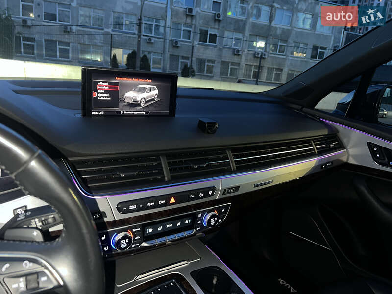 Внедорожник / Кроссовер Audi Q7 2016 в Киеве