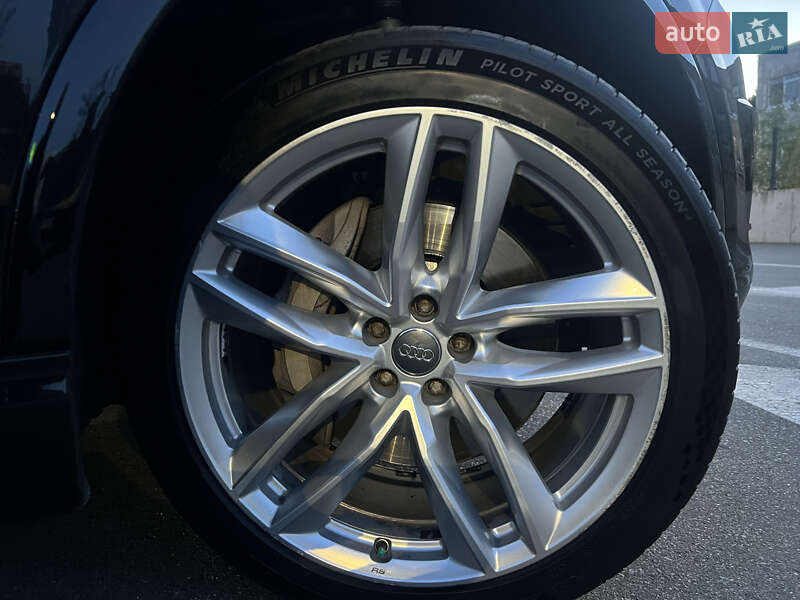 Внедорожник / Кроссовер Audi Q7 2016 в Киеве