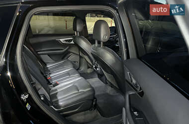 Внедорожник / Кроссовер Audi Q7 2016 в 