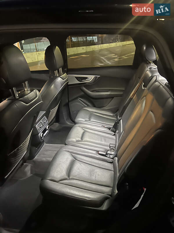 Внедорожник / Кроссовер Audi Q7 2016 в Киеве