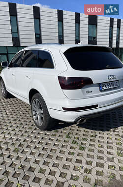Внедорожник / Кроссовер Audi Q7 2013 в 