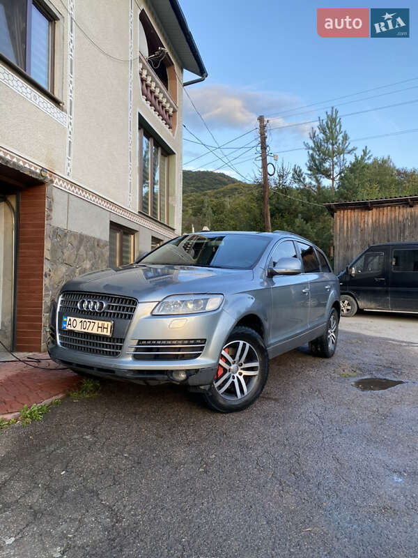 Внедорожник / Кроссовер Audi Q7 2007 в Тячеве