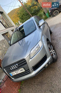 Внедорожник / Кроссовер Audi Q7 2007 в 