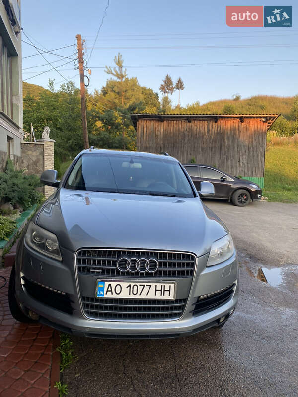 Внедорожник / Кроссовер Audi Q7 2007 в Тячеве