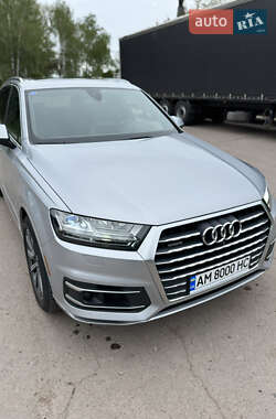 Внедорожник / Кроссовер Audi Q7 2016 в 