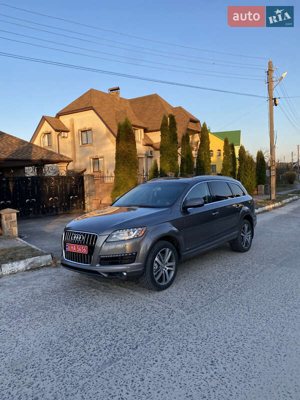 Внедорожник / Кроссовер Audi Q7 2012 в 