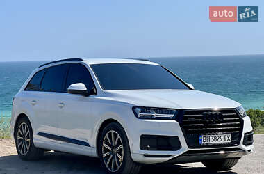 Позашляховик / Кросовер Audi Q7 2016 в 