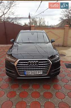 Внедорожник / Кроссовер Audi Q7 2017 в 