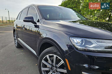 Внедорожник / Кроссовер Audi Q7 2017 в 