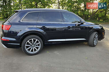 Внедорожник / Кроссовер Audi Q7 2017 в 