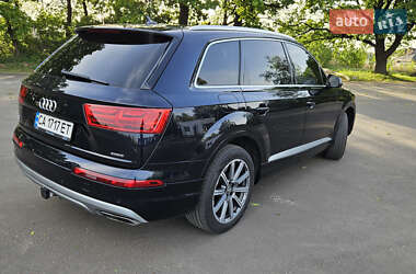 Внедорожник / Кроссовер Audi Q7 2017 в 