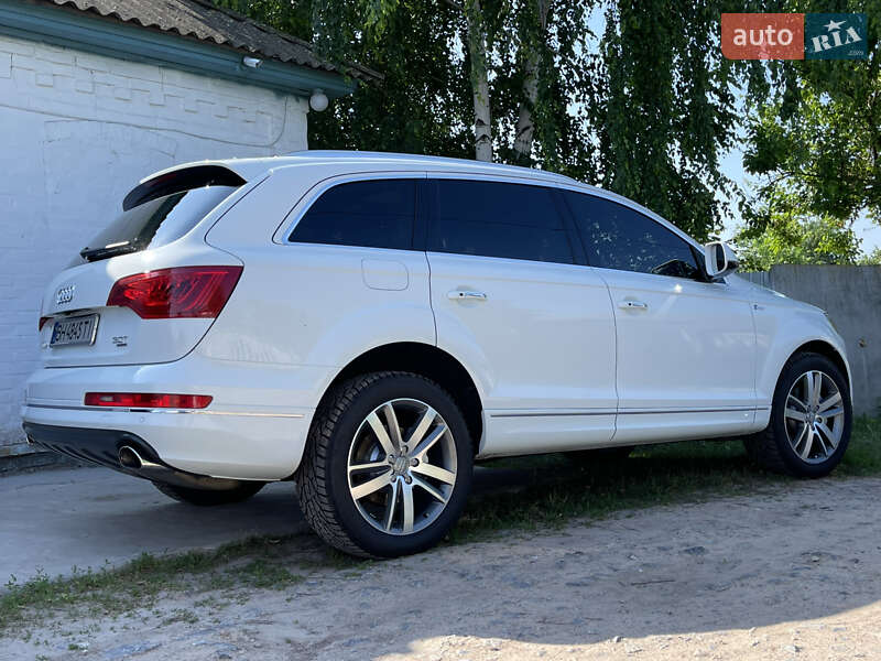Внедорожник / Кроссовер Audi Q7 2014 в Прилуках