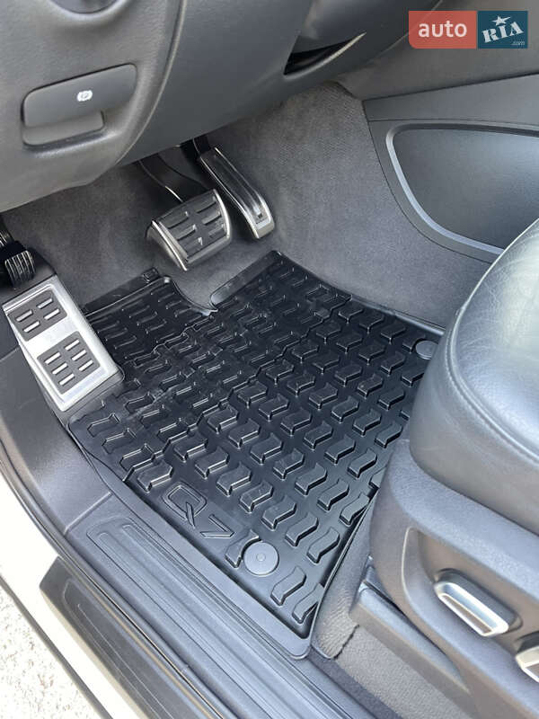 Внедорожник / Кроссовер Audi Q7 2014 в Прилуках