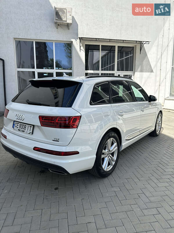 Внедорожник / Кроссовер Audi Q7 2017 в Черновцах