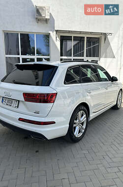 Внедорожник / Кроссовер Audi Q7 2017 в 