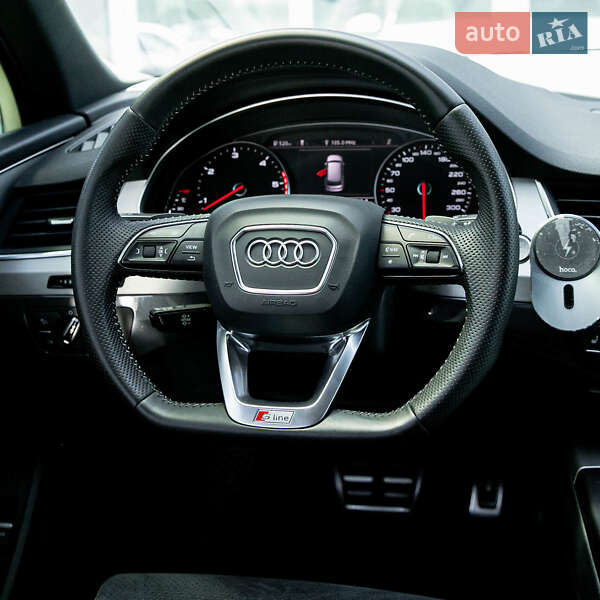 Внедорожник / Кроссовер Audi Q7 2017 в Черновцах
