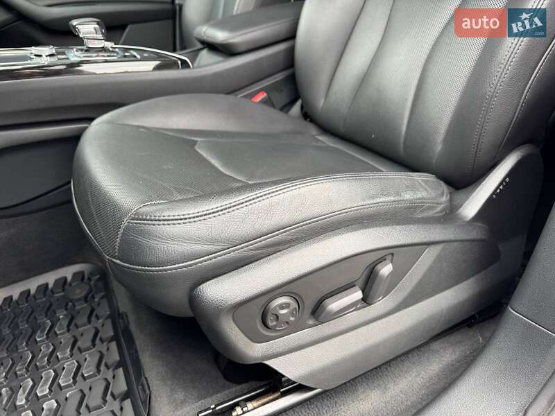 Позашляховик / Кросовер Audi Q7 2017 в Рівному