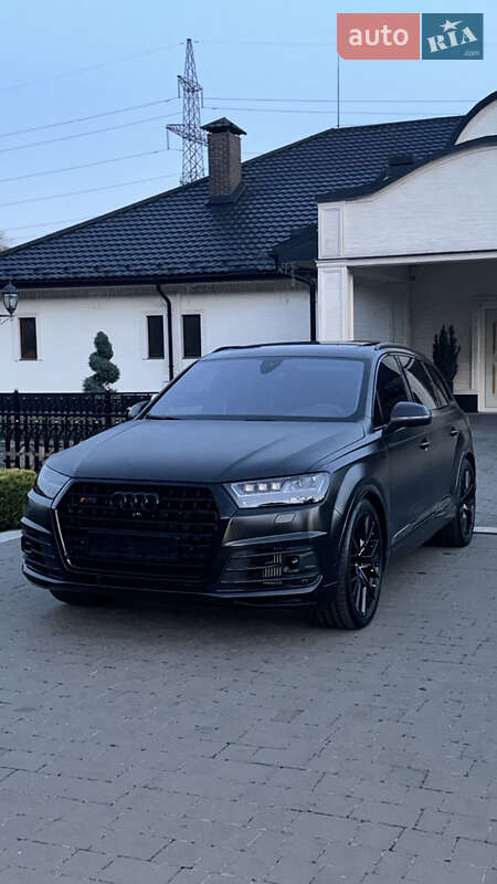 Внедорожник / Кроссовер Audi Q7 2018 в 
