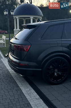 Внедорожник / Кроссовер Audi Q7 2018 в 