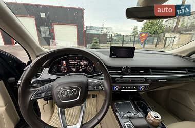 Позашляховик / Кросовер Audi Q7 2016 в 