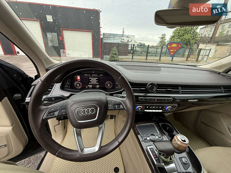 Внедорожник / Кроссовер Audi Q7 2016 в Киеве