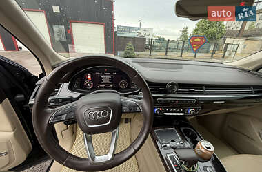 Позашляховик / Кросовер Audi Q7 2016 в 