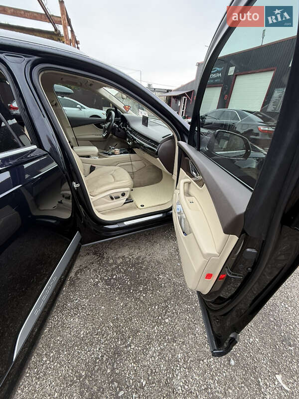 Внедорожник / Кроссовер Audi Q7 2016 в Киеве
