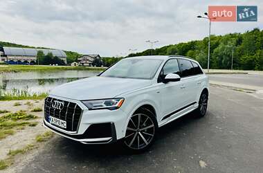 Внедорожник / Кроссовер Audi Q7 2022 в 