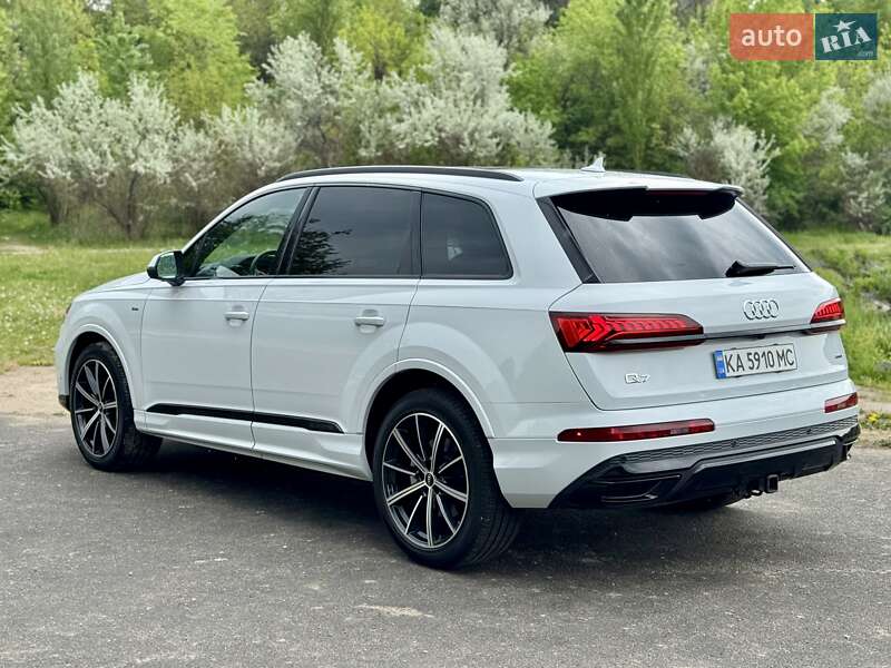 Внедорожник / Кроссовер Audi Q7 2022 в Днепре