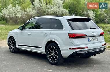 Внедорожник / Кроссовер Audi Q7 2022 в 