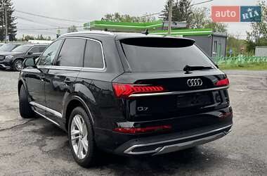 Позашляховик / Кросовер Audi Q7 2022 в 