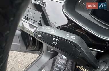 Позашляховик / Кросовер Audi Q7 2022 в 