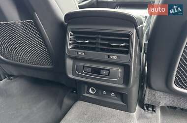 Позашляховик / Кросовер Audi Q7 2022 в 