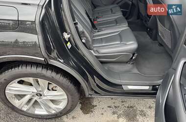 Позашляховик / Кросовер Audi Q7 2022 в 