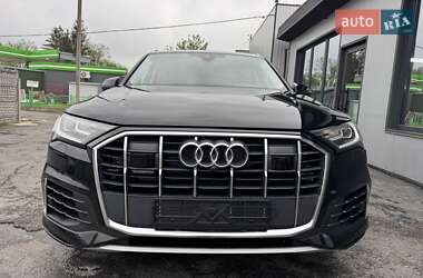 Позашляховик / Кросовер Audi Q7 2022 в 
