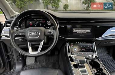 Позашляховик / Кросовер Audi Q7 2019 в 