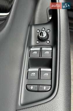 Позашляховик / Кросовер Audi Q7 2019 в 