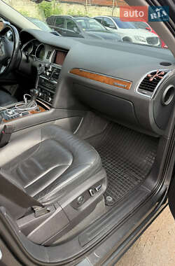 Внедорожник / Кроссовер Audi Q7 2012 в 