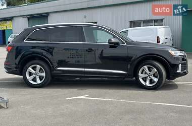 Внедорожник / Кроссовер Audi Q7 2020 в 