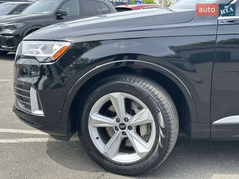 Внедорожник / Кроссовер Audi Q7 2020 в Киеве