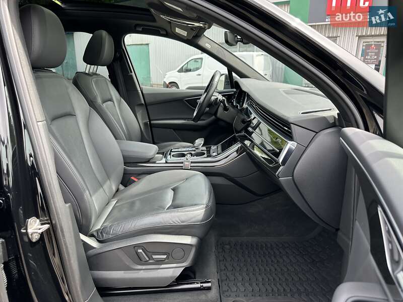 Внедорожник / Кроссовер Audi Q7 2020 в Киеве